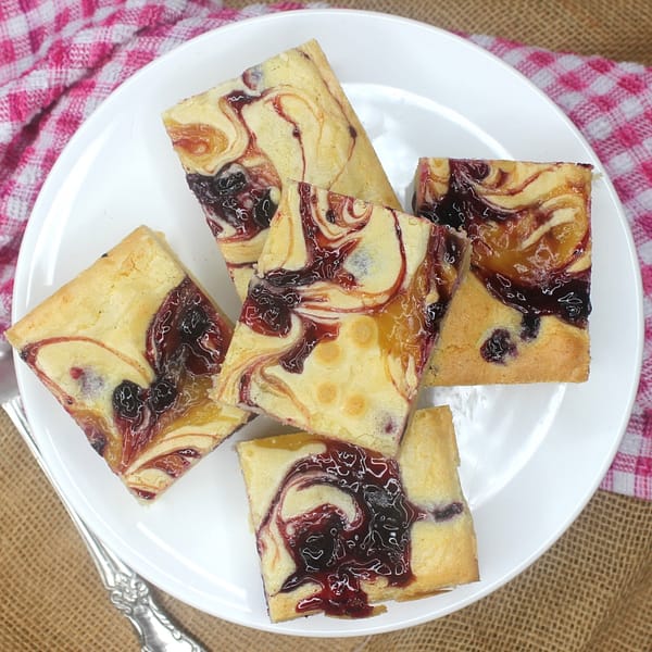 BLACKCURRANT AND LEMON GLUTEN-FREE BLONDIES
