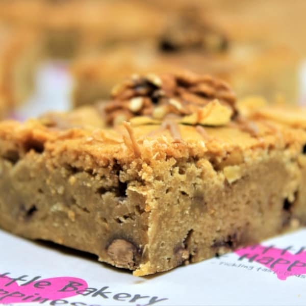 COFFEE AND WALNUT GLUTEN-FREE BLONDIES
