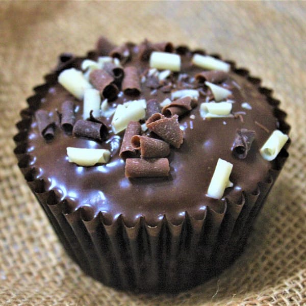 ULTIMATE CHOCOLATE CUPCAKES BAKING KIT